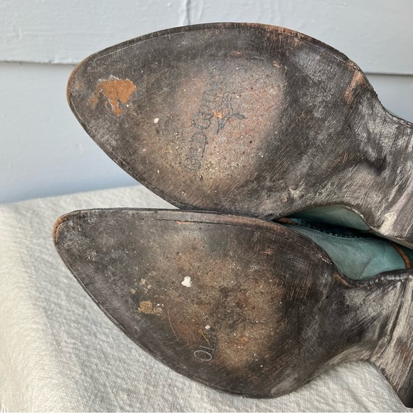 Old Gringo Bell Boots Turquoise Stitching and Stud Detail Cowboy Cowgirl Boots - Picture 8 of 12